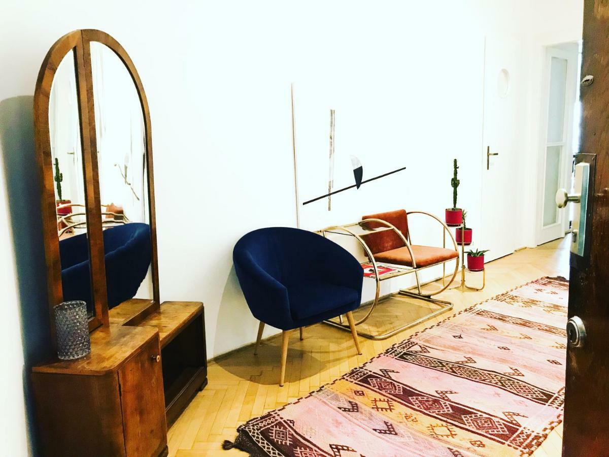 Spacious Bauhaus Icon Flat With Fitness Room In Central Buda, Close To The River And Margaret Island Budapest Exterior photo